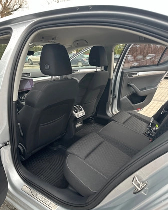 Skoda Superb cena 74900 przebieg: 237000, rok produkcji 2020 z Słupsk małe 529